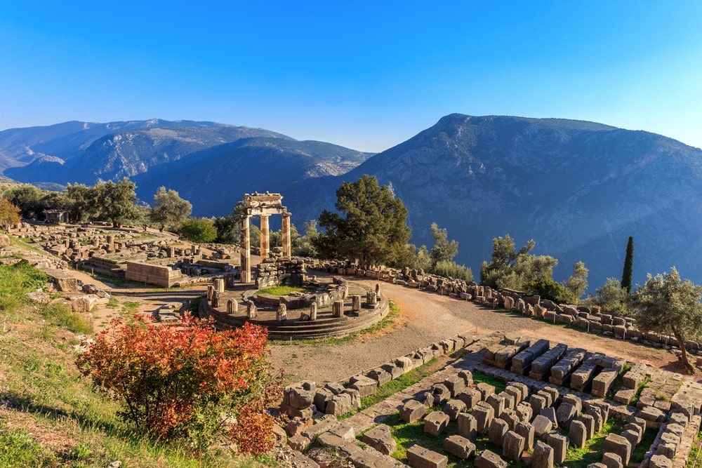 15 Must-See Places In Greece - Delphi