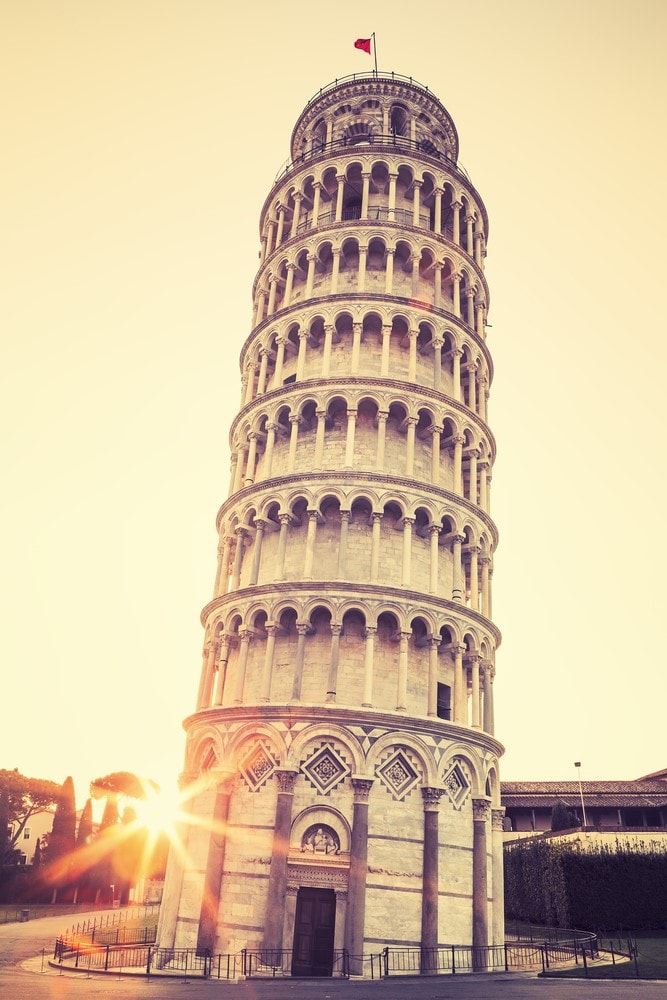 Things you should do in Italy Take pictures with the Leaning Tower of Pisa