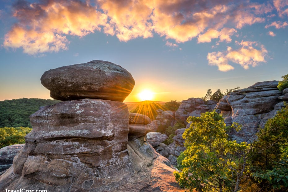 Sunset over rock formations at Garden of the Gods, things to do in Southern Illinois