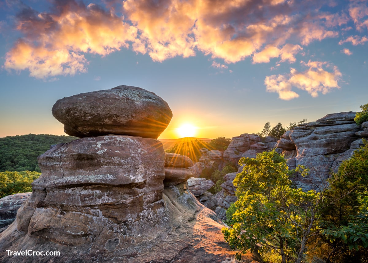 Sunset over rock formations at Garden of the Gods, things to do in Southern Illinois
