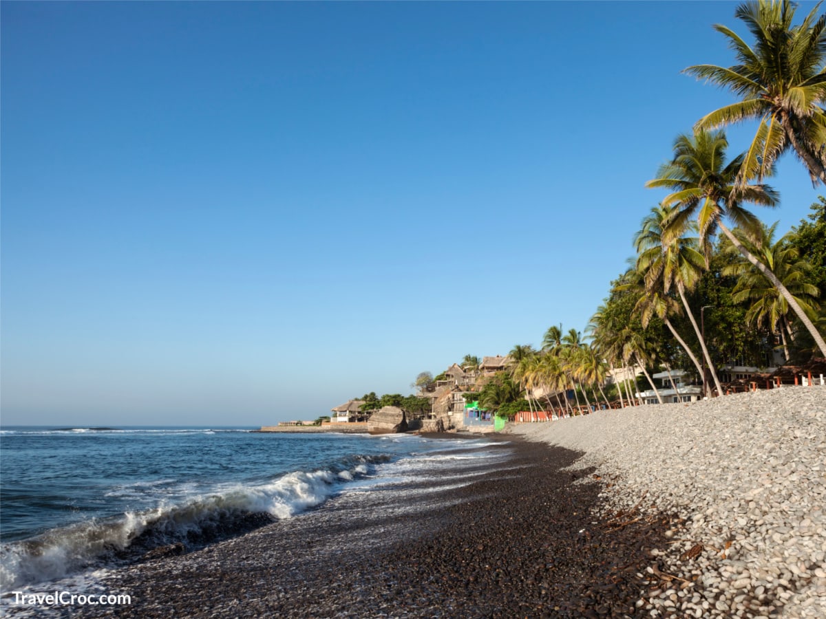 Best Beaches in El Salvador - El Tunco Beach