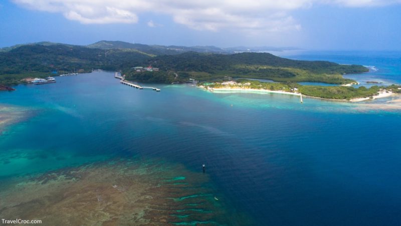 Coral Reef Turquoise Ocean in Rotan Honduras Islas de la Bahia
