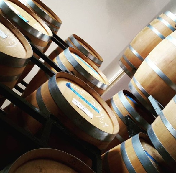 Daven Lore Winery - Wine barrels 