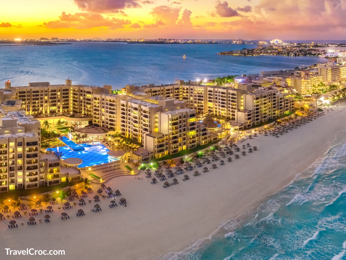 Overview shot of the best beaches in Cancun